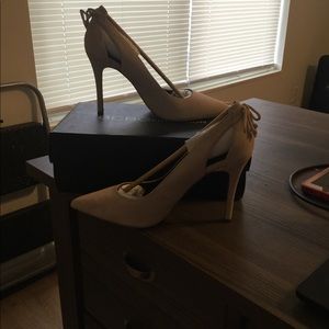 BCBGeneration Pumice Tan Suede Pumps Sz 9